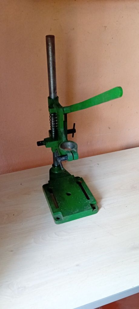 Sprzedam stojak do wiertarki