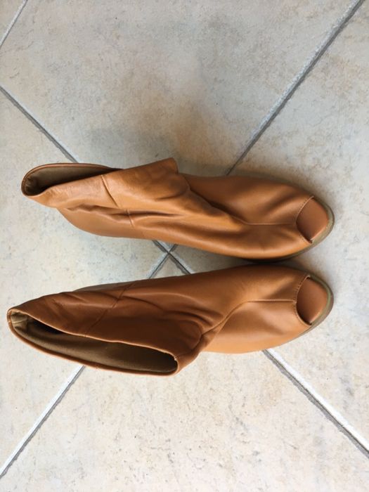 Botins de pele cor Camel