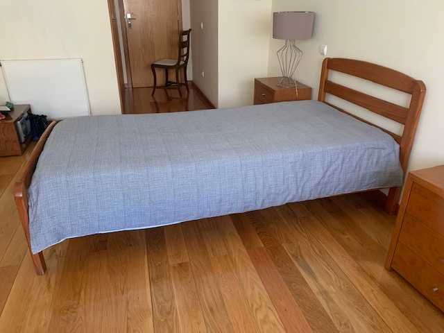 Quarto de solteiro(corpo e meio)