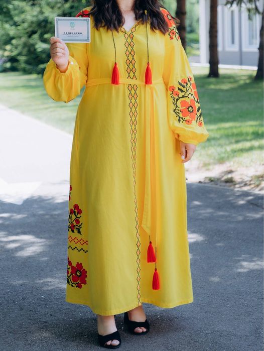 Продам вишиту сукню розмір L