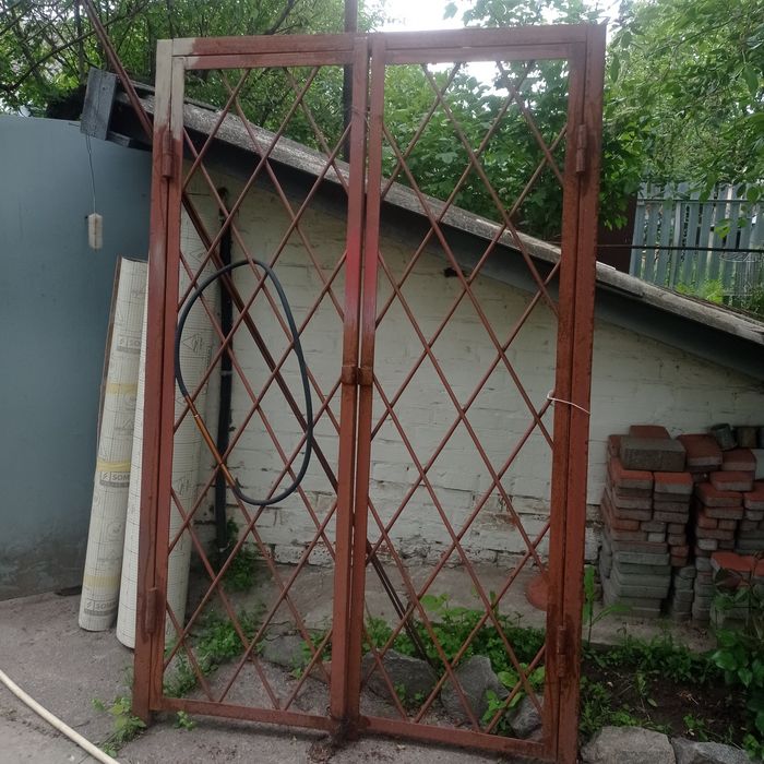 Продам металеві ворота-калітка