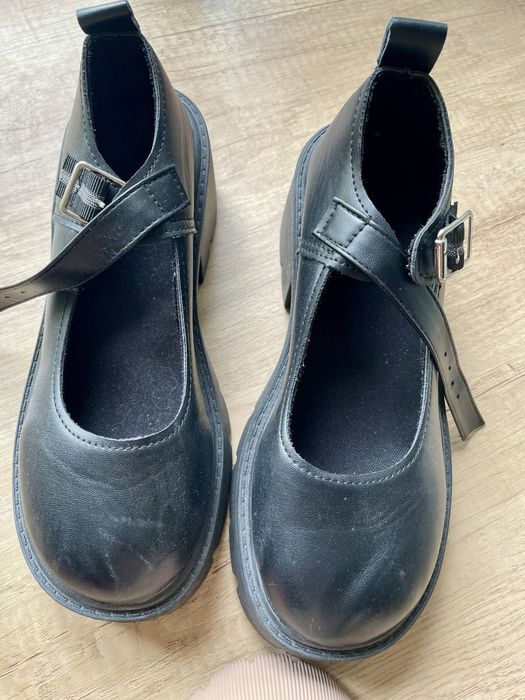 Zestaw butow rozmiar 37 calosc 90 zl