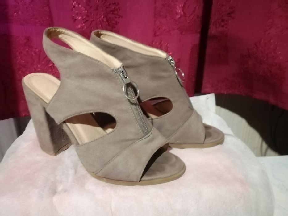 Босоніжки на плт