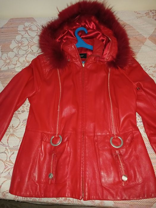 Куртка кожаная красная