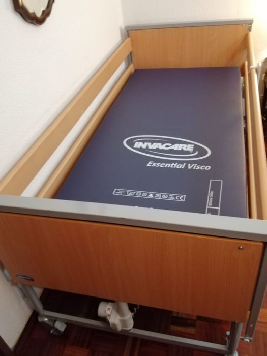 Cama em bom estado elevatoria e electrica