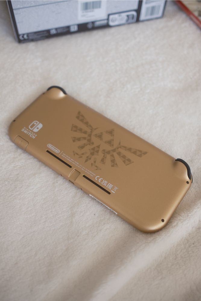 Nintendo Switch Lite Hyrule Edition NOVA com acessorios