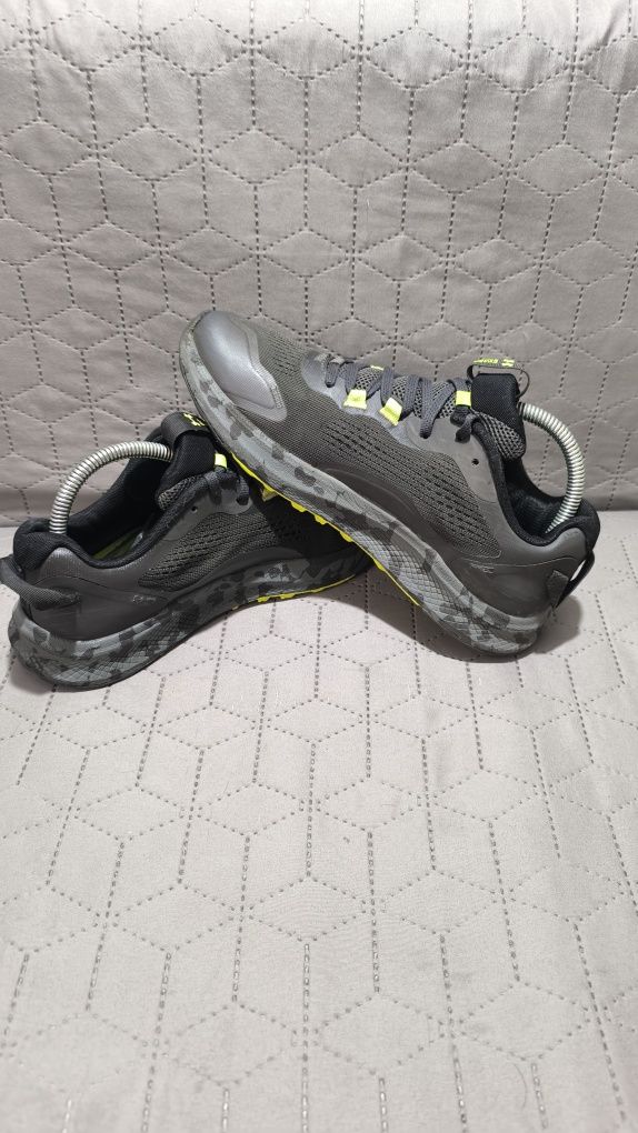 Кросівки Under Armour Charged Bandit, 40 р., 25-25,5 см