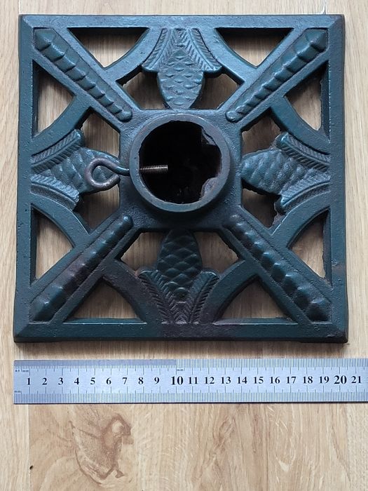 Stary niemiecki stojak na choinkę