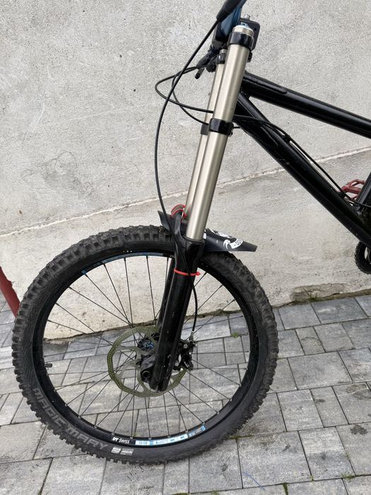 Rower downhill zumbi fox40 ,fox 5.0 ,dt swiss