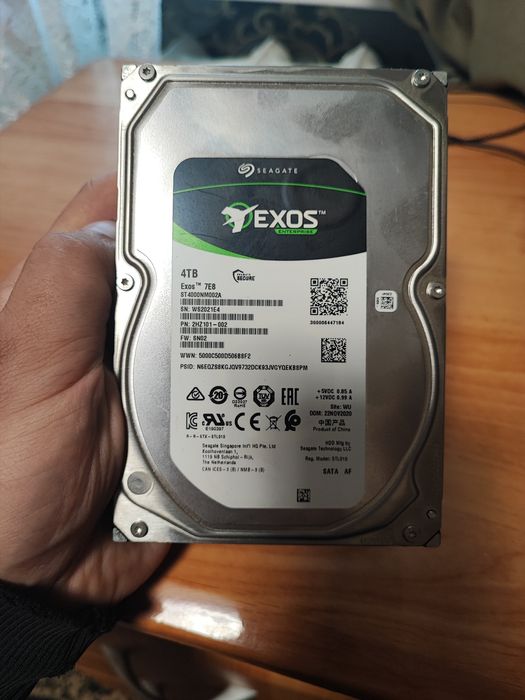 продам жёсткий диск Seegate на 4терабайта