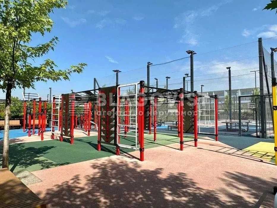 Продаж 3к квартири 125м2 ЖК Файна Таун Салютна Нивки