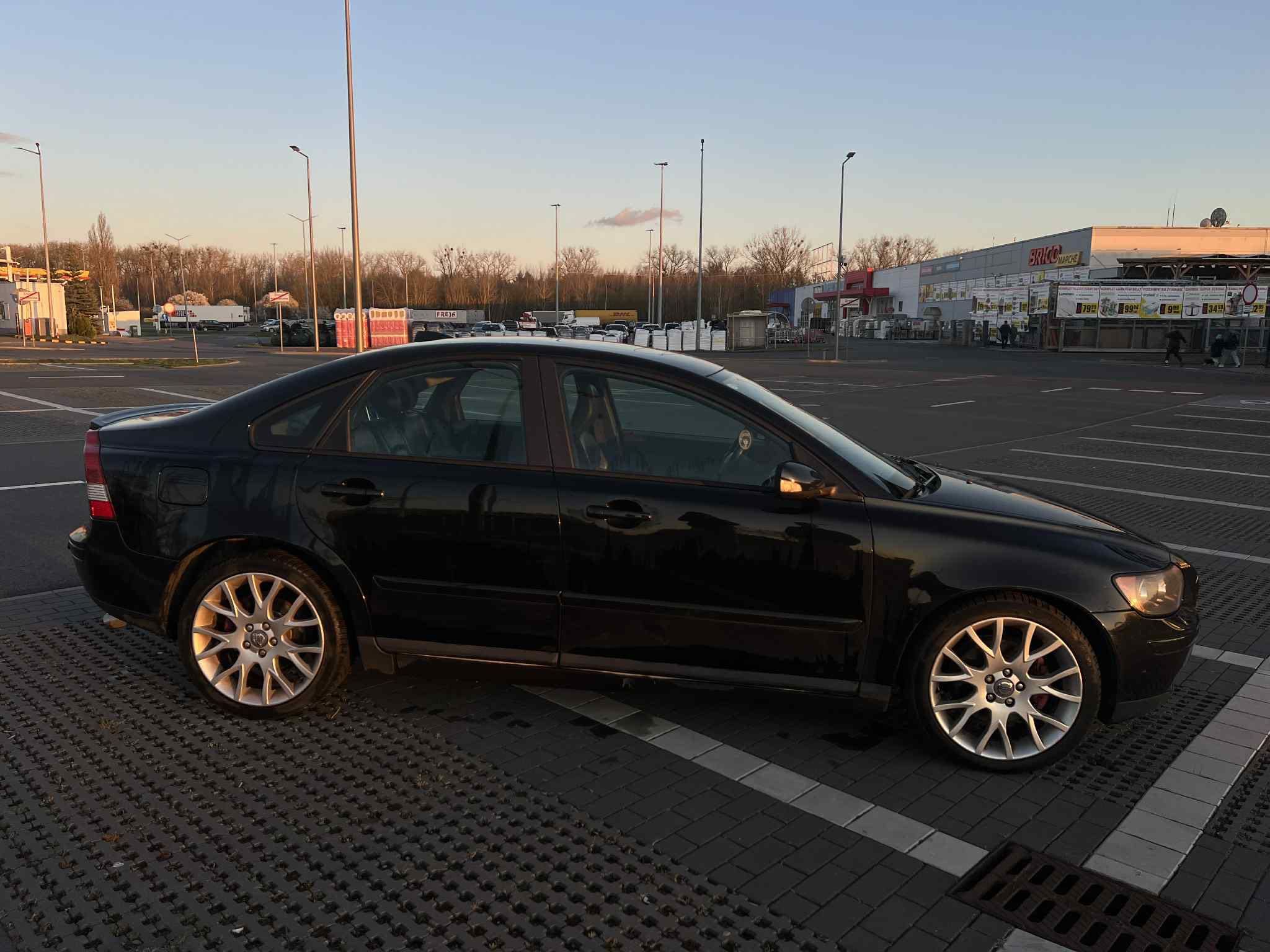 VOLVO S40 - T5 . (5 cylindrów, Turbo i 220 KM) GAZ! Świetna CENA!