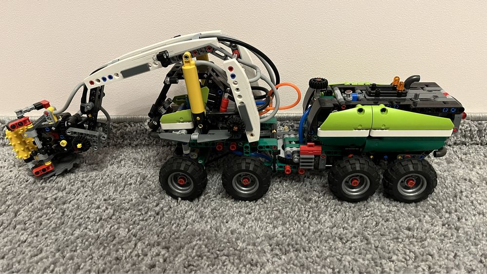 Klocki LEGO Technic Maszyna leśna 42080