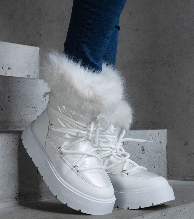 Białe ocieplane śniegowce z futerkiem Arilla