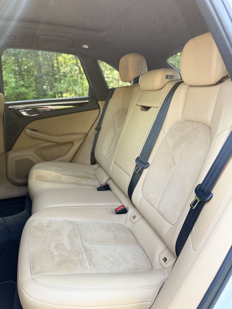 Porsche Macan 2.0 White Pearl