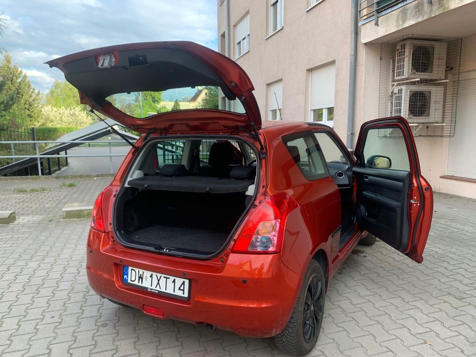 Sprzedam niezawodny suzuki Swift z polskiego salonu