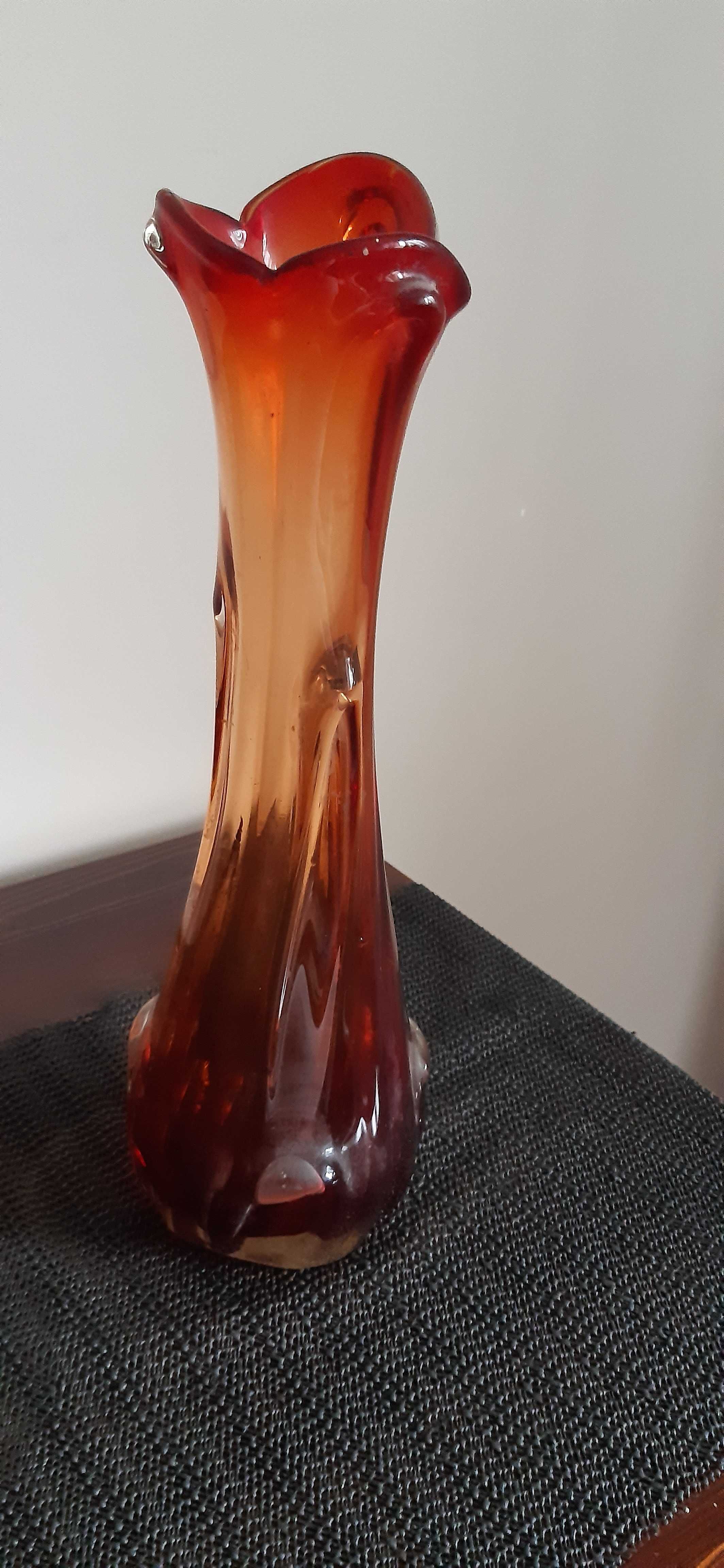 Czerwony wazon sękacz, Huta Szkła Laura, Polska, lata 70
