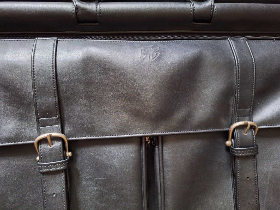 Elegancki kuferek podróżny