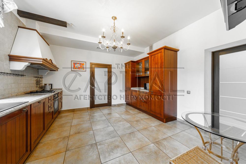 Оренда дизайнерського будинку 441m2 в КМ "Сонячна долина" с. Романкiв