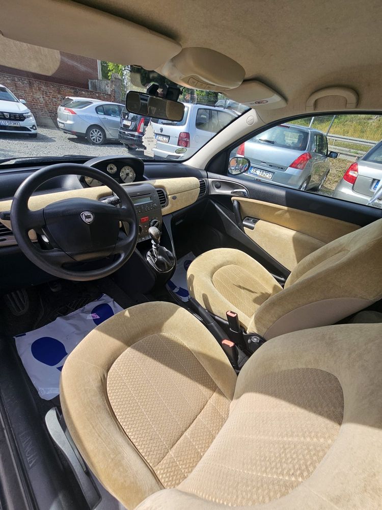 Lancia Ypsilon 1.2 benzyna // klimatzyacja // dobrze jezdzi // zamiana