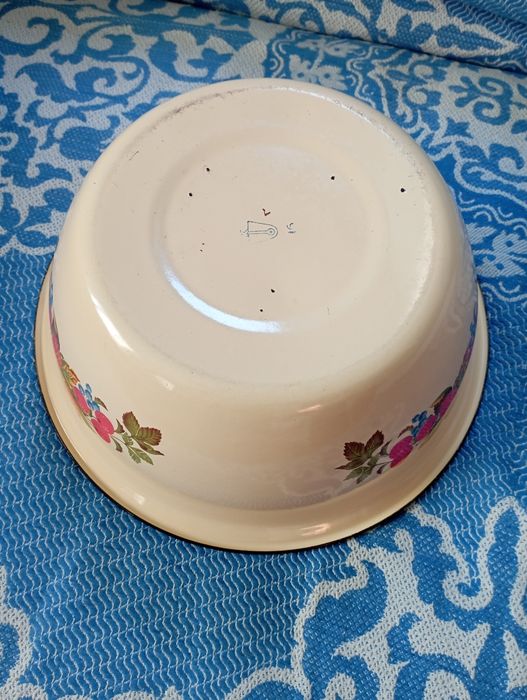 Миски эмалированные советские