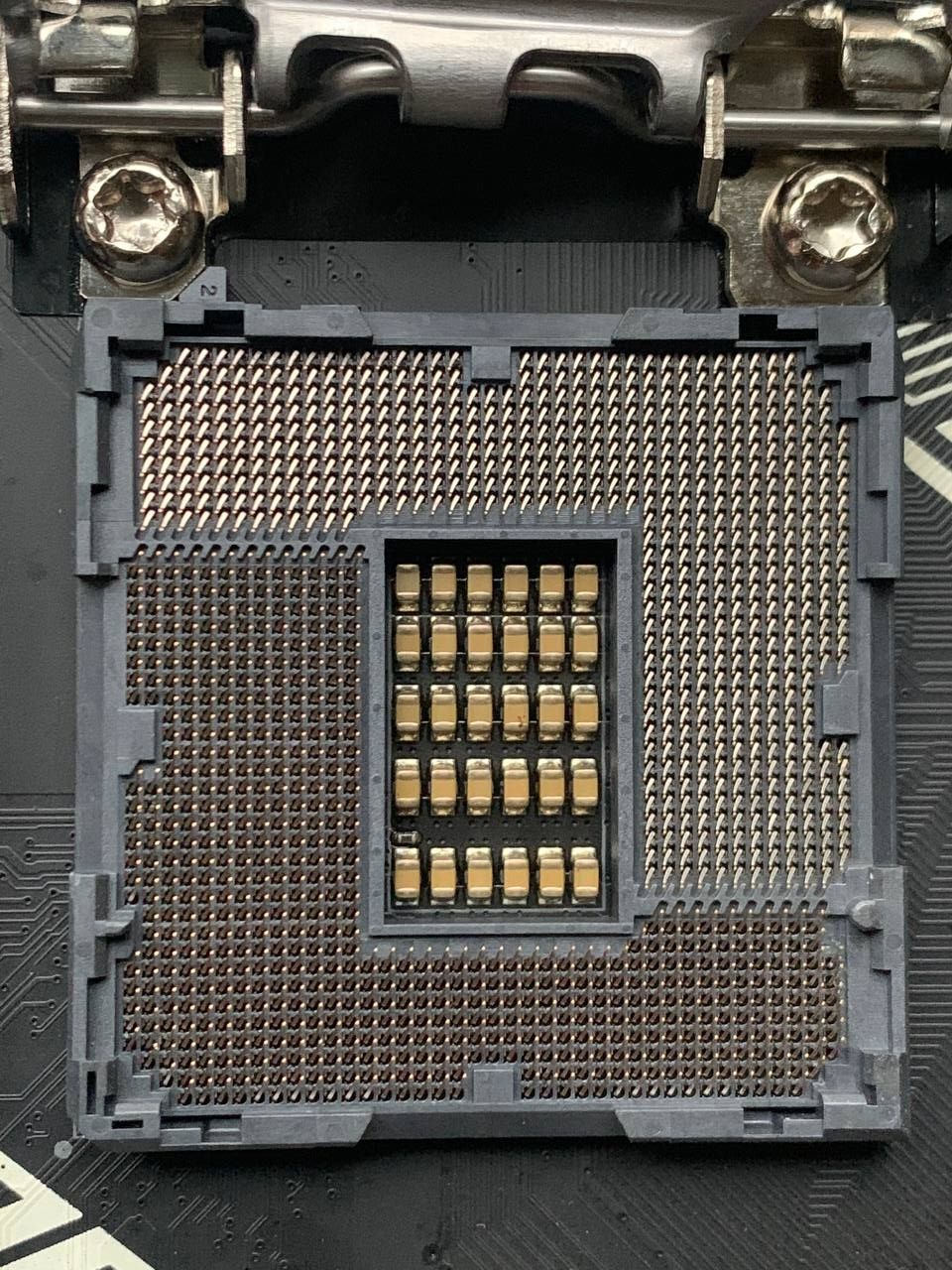 Asus STRIX Z490-A Gaming Lga1200 Z490