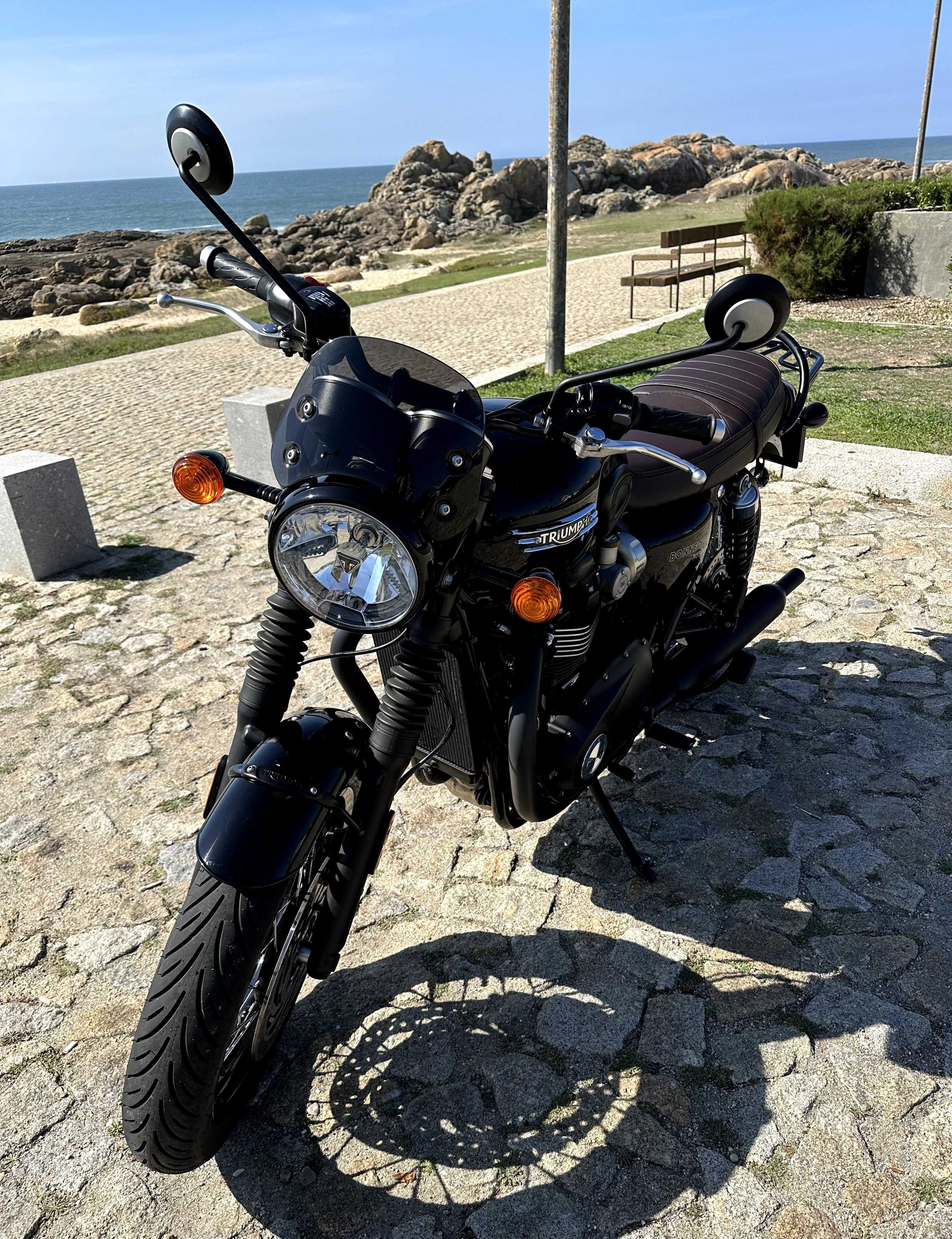 2021 Triumph Bonneville T120 Black