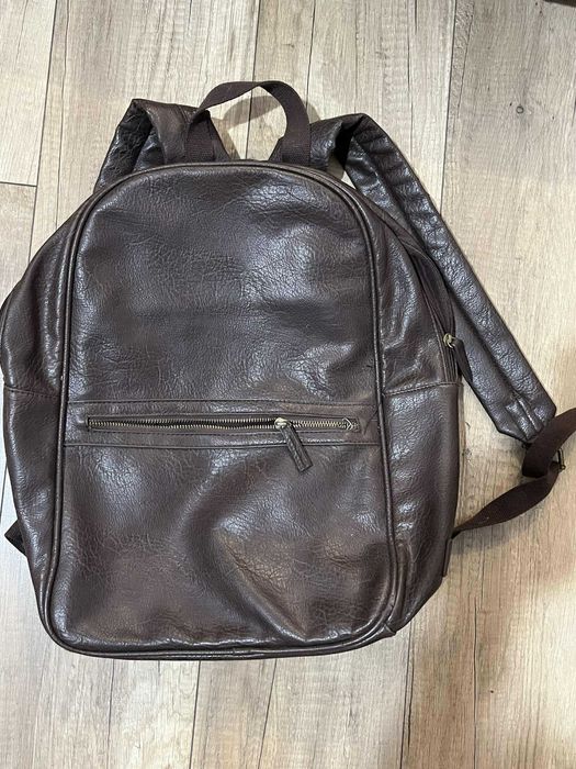 plecak skórzany brązowy kieszeń 2 zamki i kieszeń wew.