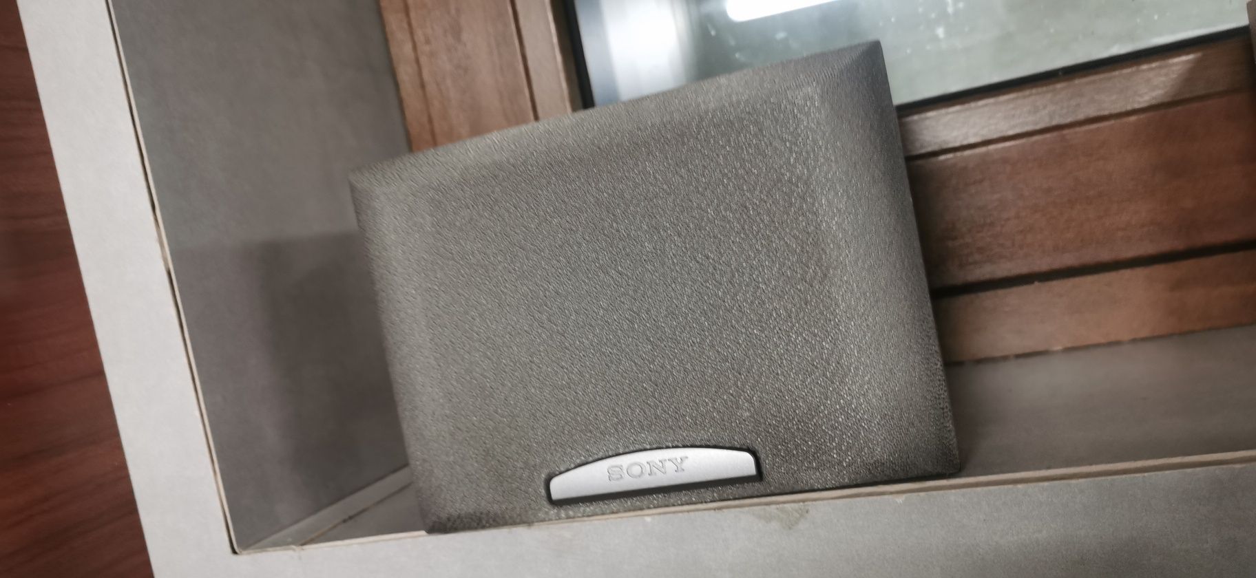 Amplituner Sony wraz z głośnikami 5.1