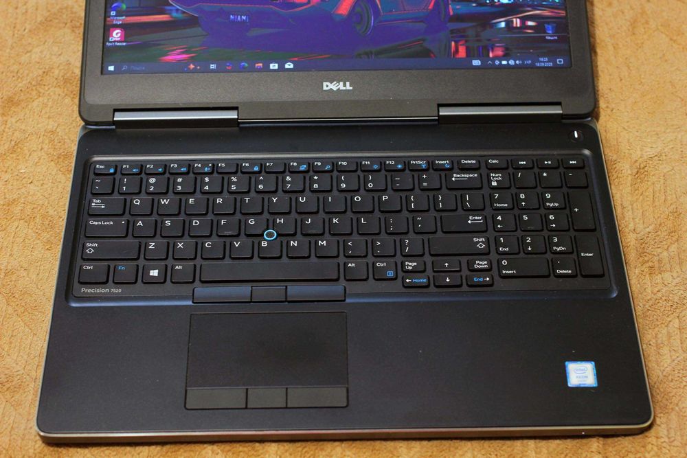 DELL 7510/intel Xeon E3-1505 V5/RadeonWX5170m 2GB/16GB/SSD512/АКБ4ч/15