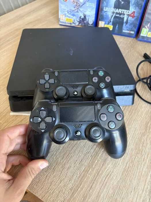 PS4 Slim 1TB + 2 Comandos Originais + 3 Jogos + Caixa