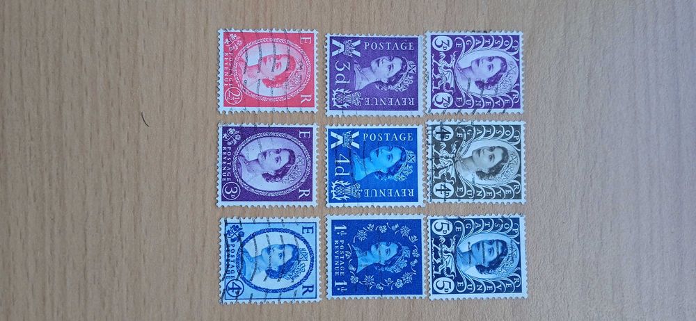 Znaczki z królową Elrzbietą II.