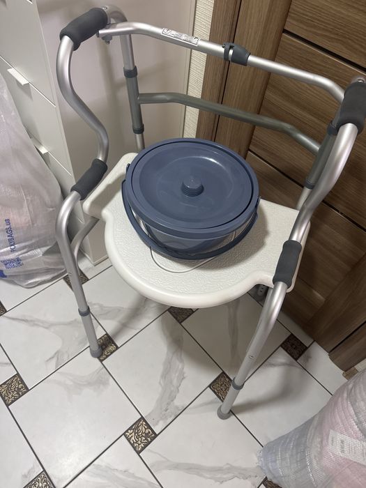 Продам крісло-туалет та ходунки 2 в 1 Ersamed FY 9621L