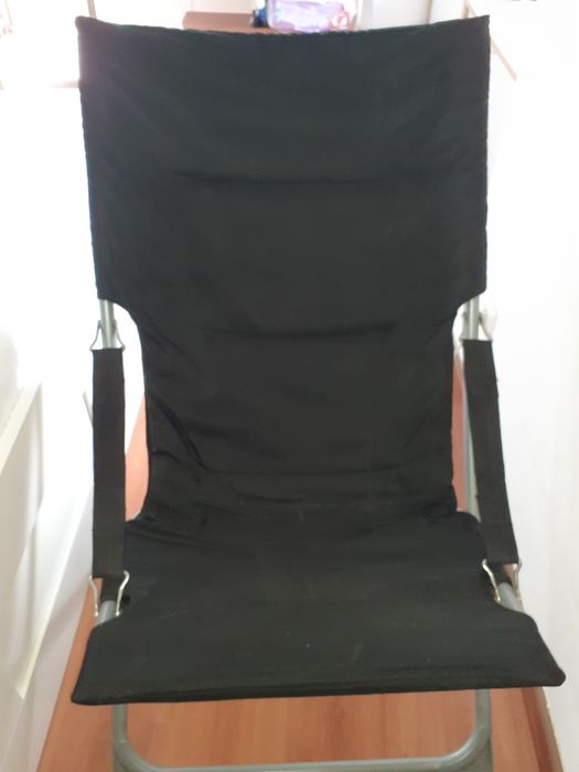 Cadeira preta nova