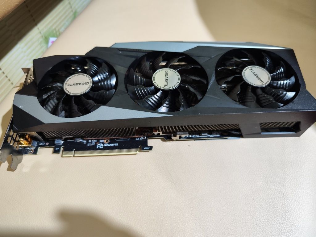 Відеокарта Gigabyte Gaming RTX 3080 10gb ddr6x arctic mx4