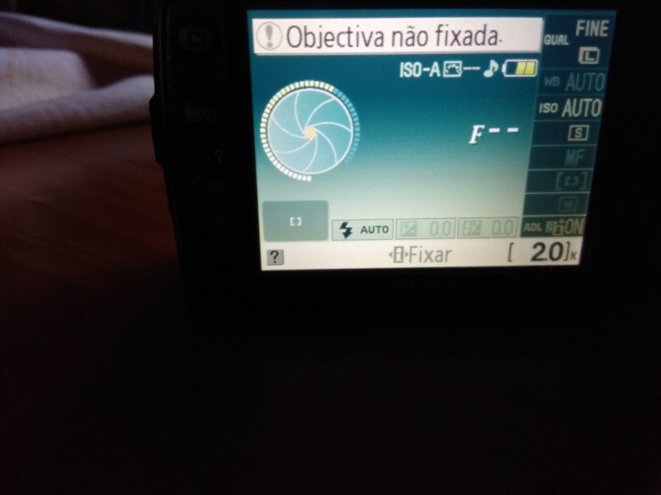 Nikon D3000 usada