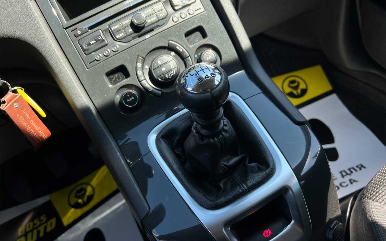 Peugeot 5008 2012