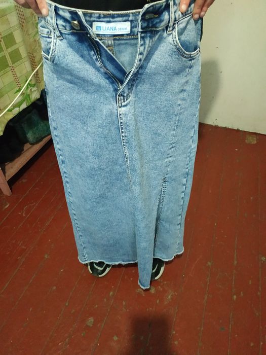 Продам джинсовую длинную юбку