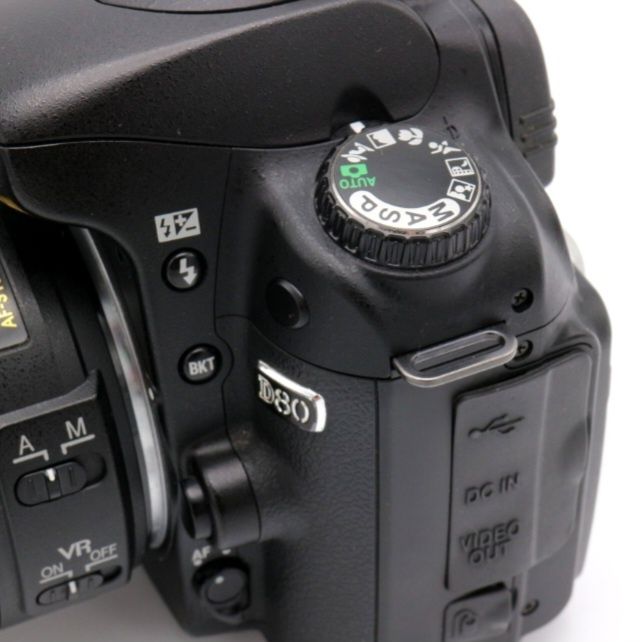 Nikon D80 + AF-s 18-55 DX VR (155€)