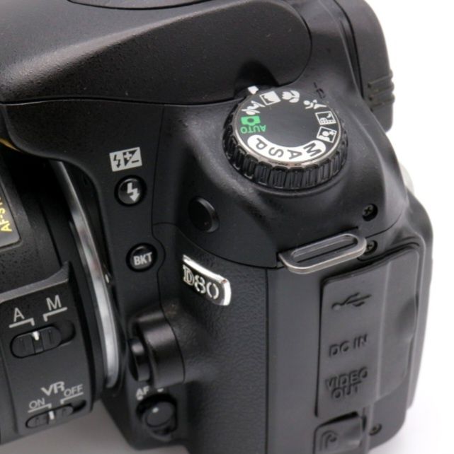 Nikon D80 + AF-P 18-55 DX VR (155€)