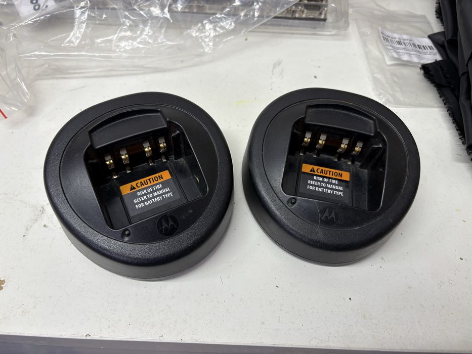 Podstawki ładowarka Motorola NNTN8117A 2 sztuki GP320 GP340 GP360