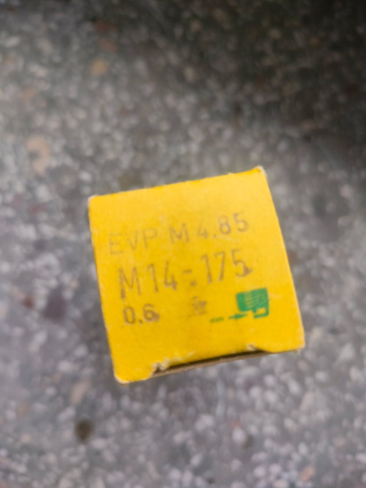 4 sztuki świece zapłonowe Isolator FM14-175/2