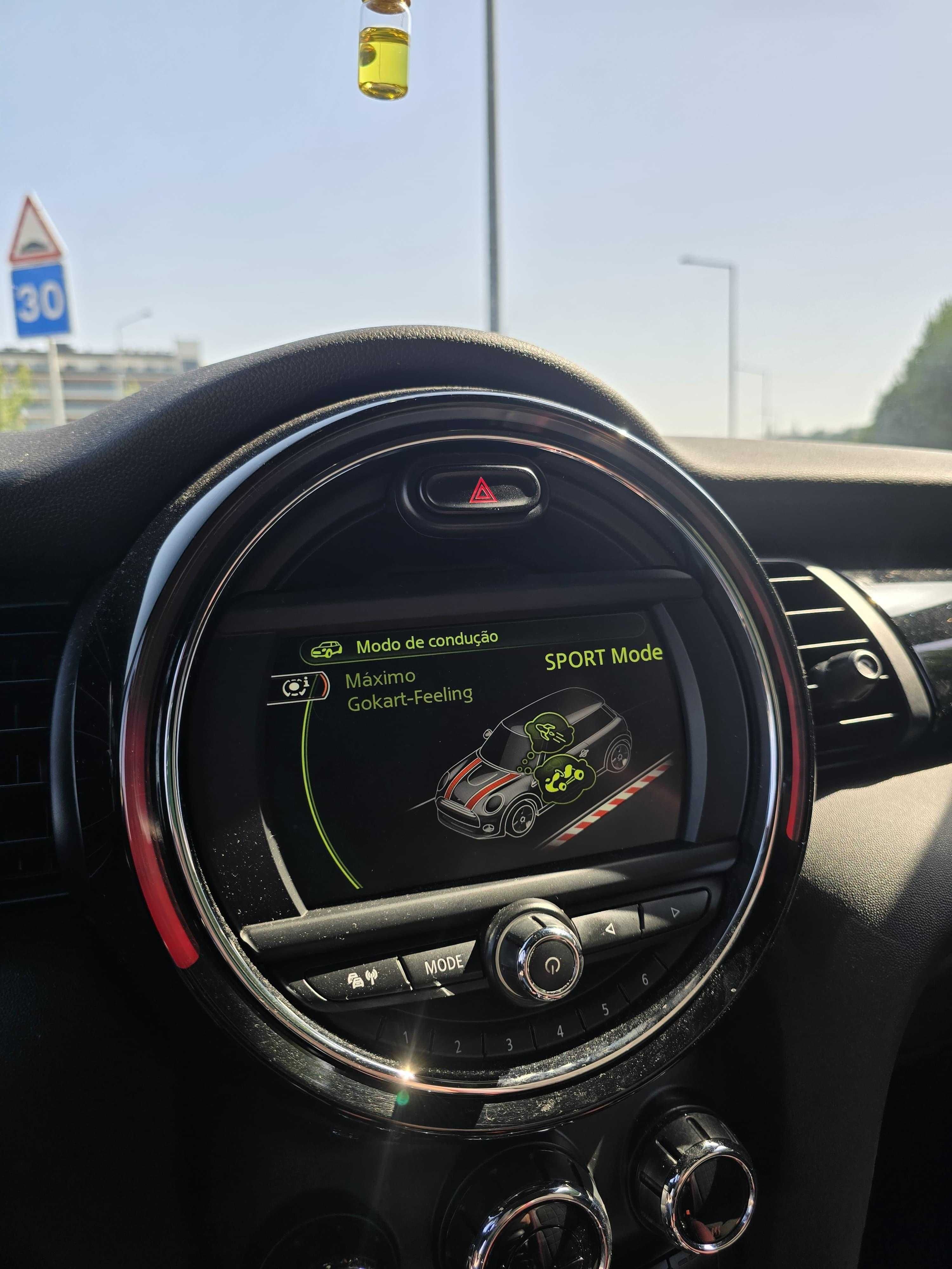 MINI John Cooper Works Aut.