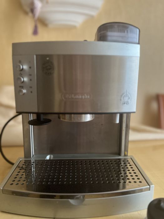 Продам кавоварку  DELONGI EC750 Б/В