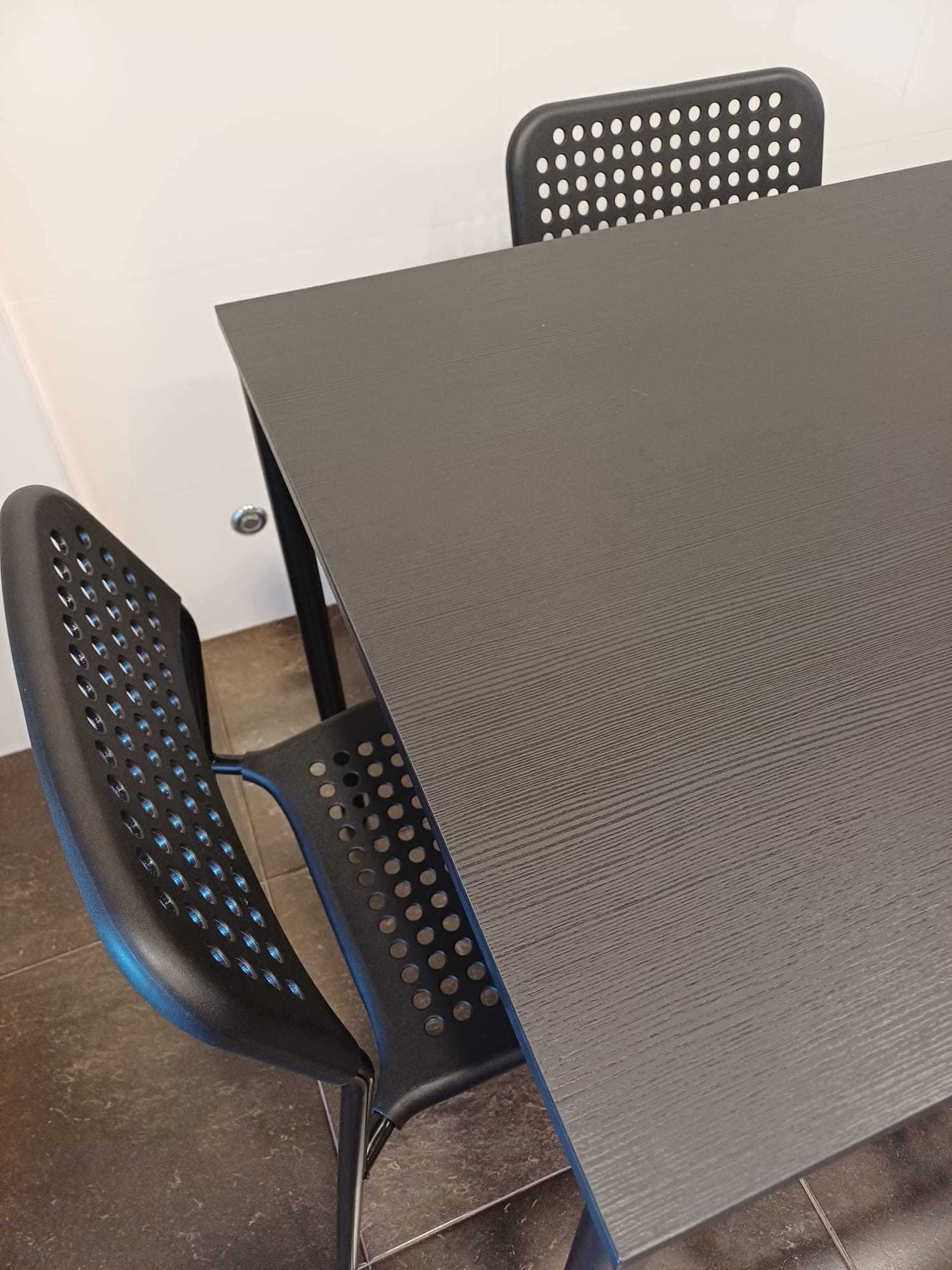 Conjunto mesa e 4 cadeiras (modelo IKEA Sandsberg/Adde)