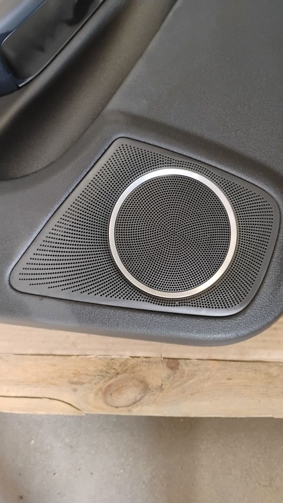 Audi a4 B8 boczek lewy tył bang olufsen