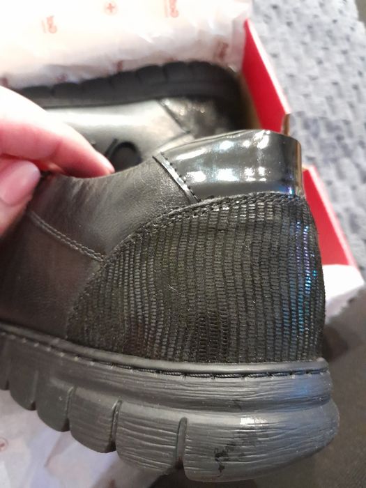 Czarne buty ze skóry GoSoft