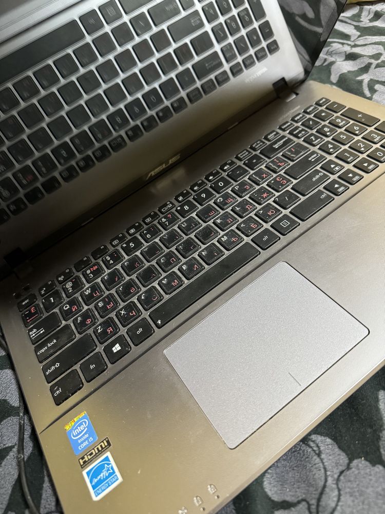 Ноутбук ASUS X550L