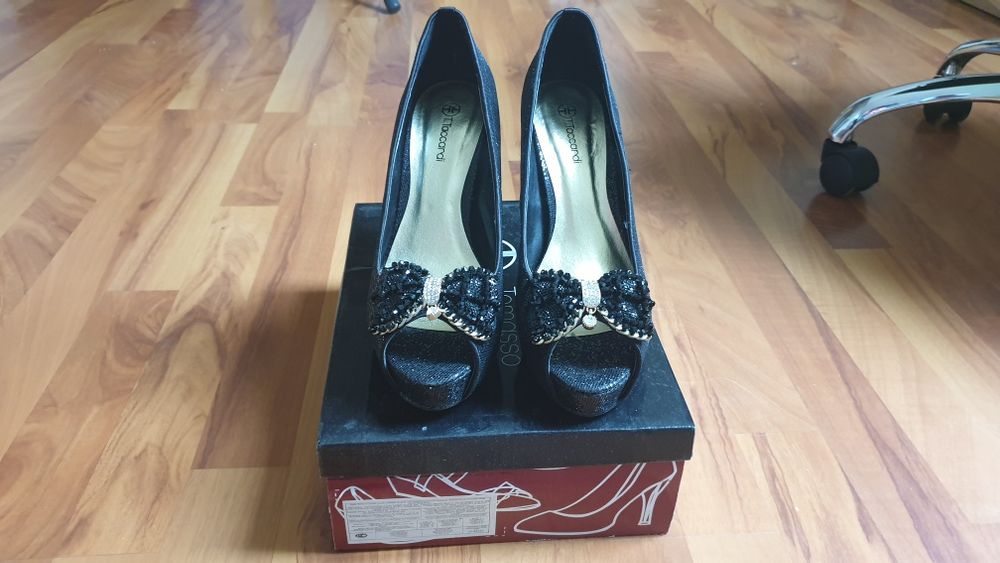 Czarne szpilki r. 40