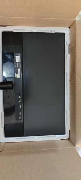 Monitor LG 2a polegadas VGA-HDMI-DP